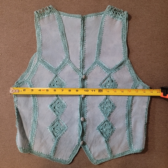 Vest - Picture 9 of 9